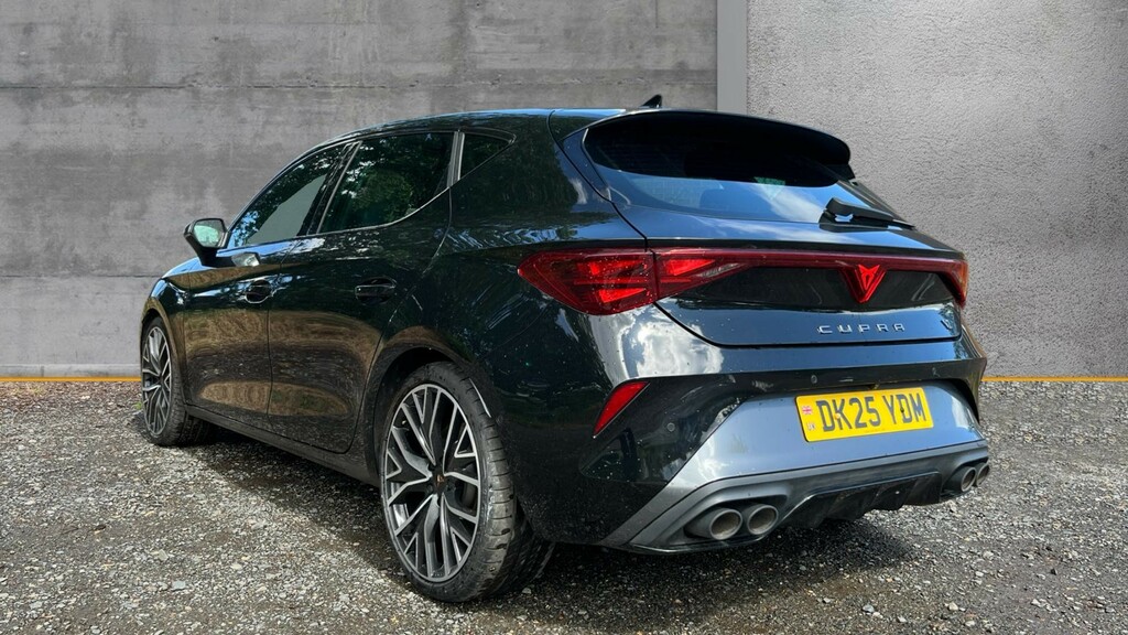 Cupra Leon Leon 2.0 Tsi 300 Vz2 Dsg Black #3