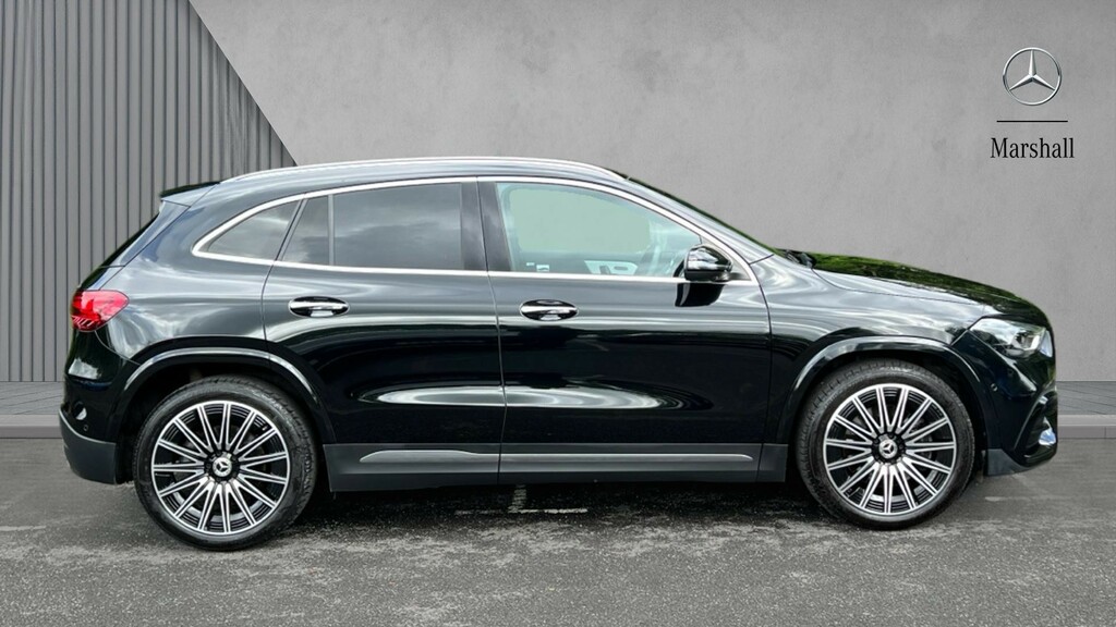 Mercedes-Benz GLA Class Gla 220D 4Matic Amg Line Premium Plus KN25DJE Black #4