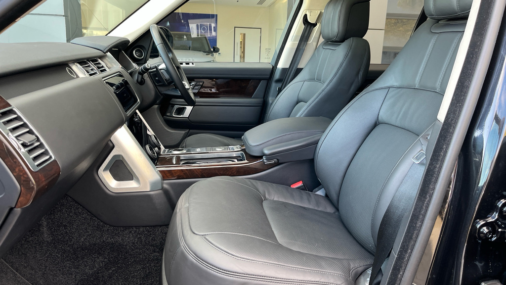 Land Rover Range Rover Range Rover 2.0 P400e Vogue Black #3