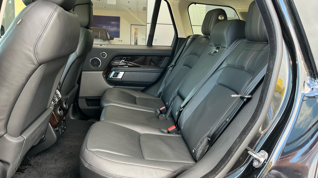 Land Rover Range Rover Range Rover 2.0 P400e Vogue Black #4