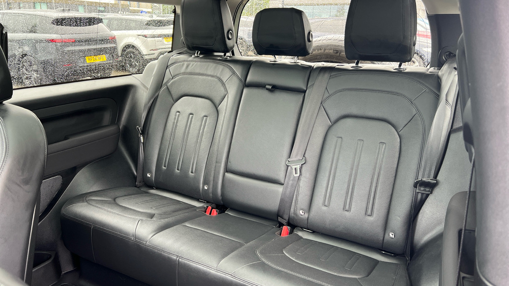 Land Rover Defender 90 Defender 3.0 D250 Se 90 Green #4