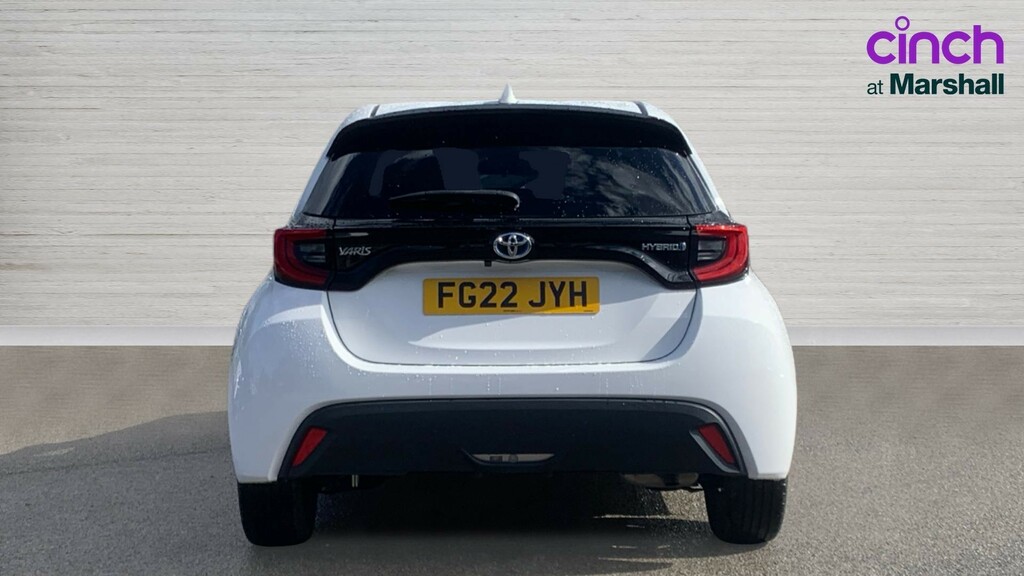 Toyota Yaris Yaris 1.5 Hybrid Design Cvt FG22JYH White #4