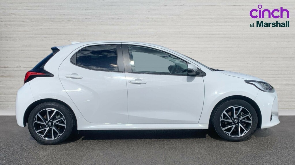 Toyota Yaris Yaris 1.5 Hybrid Design Cvt FG22JYH White #2
