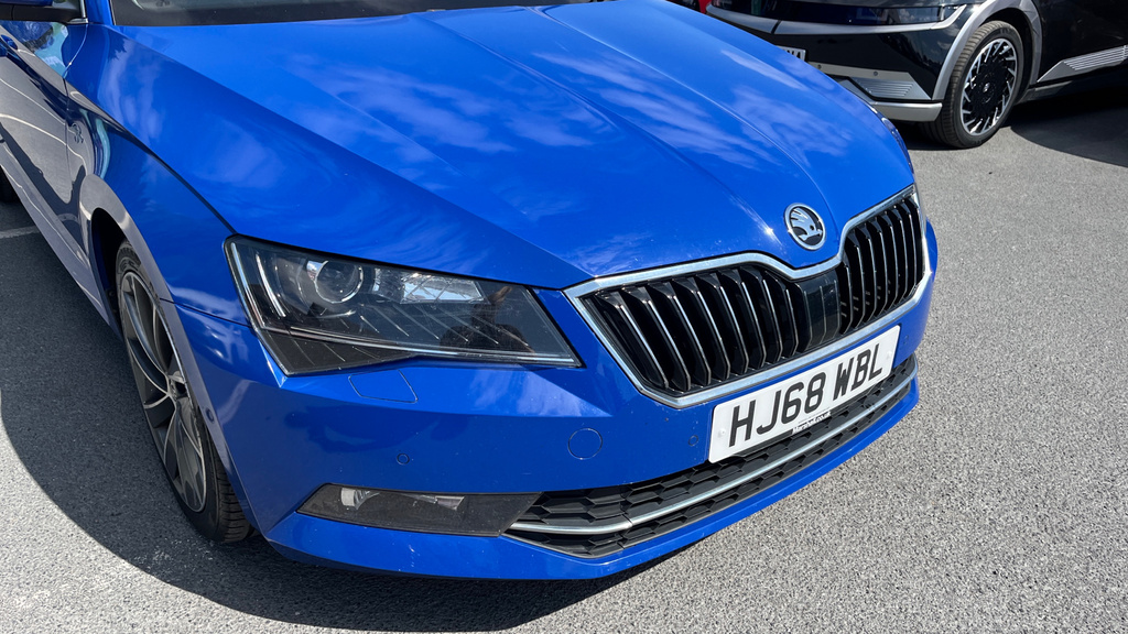 Skoda Superb Hatchback 2.0 Tdi Se L Executive 201868 Grey #34