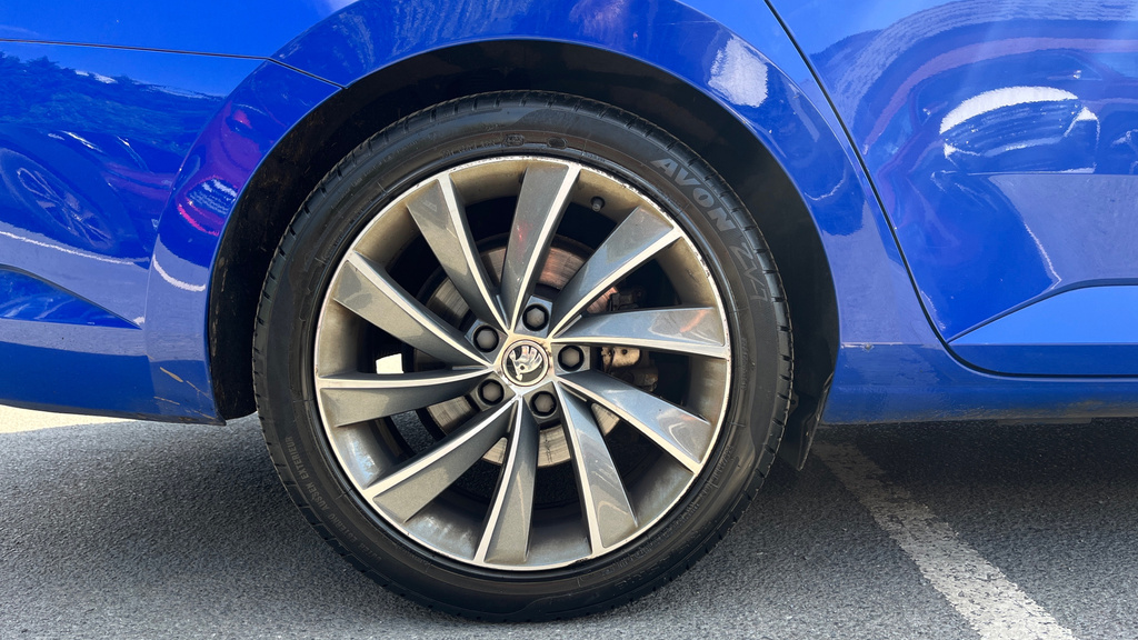 Skoda Superb Hatchback 2.0 Tdi Se L Executive 201868 Grey #19