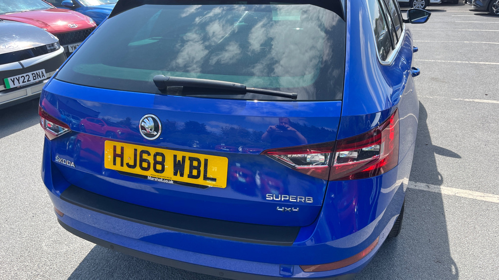 Skoda Superb Hatchback 2.0 Tdi Se L Executive 201868 Grey #40