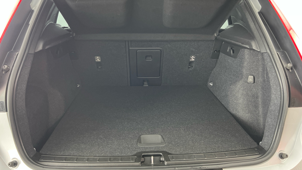 Volvo XC40 Xc40 1.5 T4 Recharge Phev R Design YB71AUU Silver #5