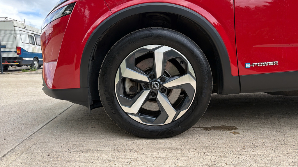 Nissan Qashqai Qashqai 1.5 E-power N-connecta Red #4
