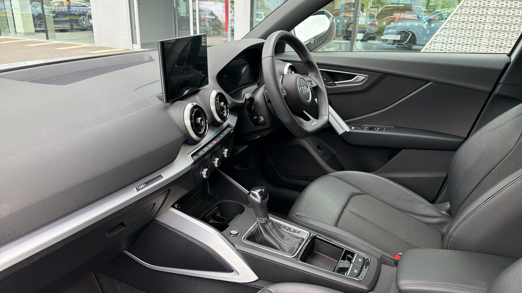 Audi Q2 Q2 35 Tfsi Black Edition S Tronic SF24ZBH White #2