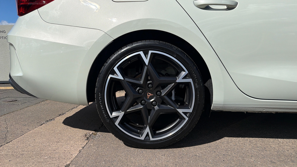 Cupra Leon Cupra Leon Estate 1.5 Etsi 150 V2 Dsg Grey #5