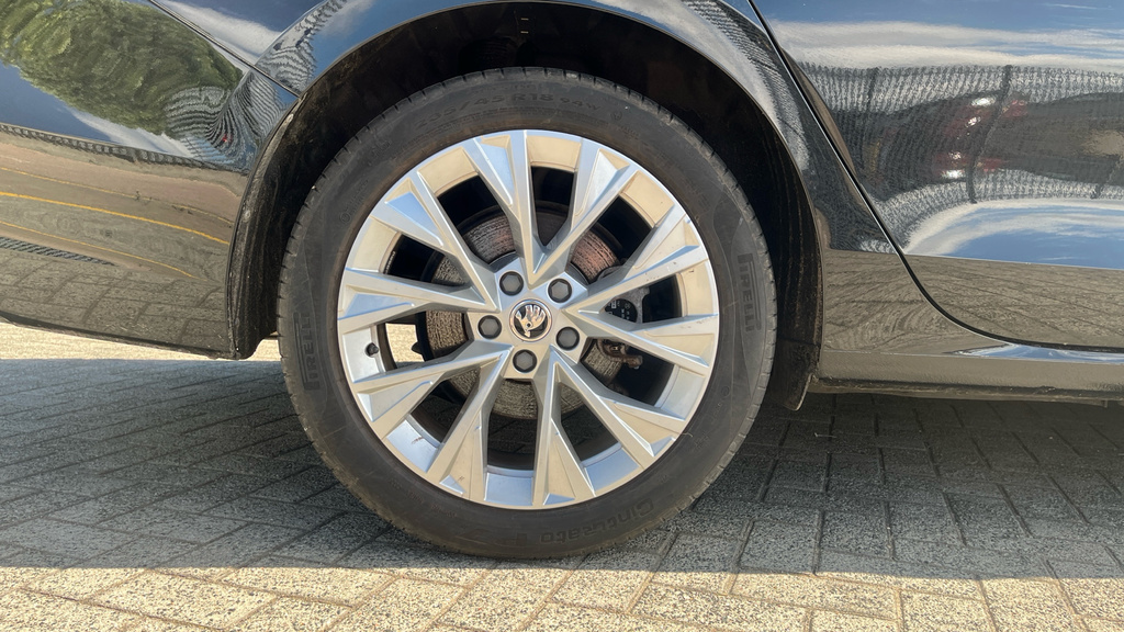 Skoda Superb Superb 1.5 Tsi Iv Se L Dsg EU74DHM Black #5