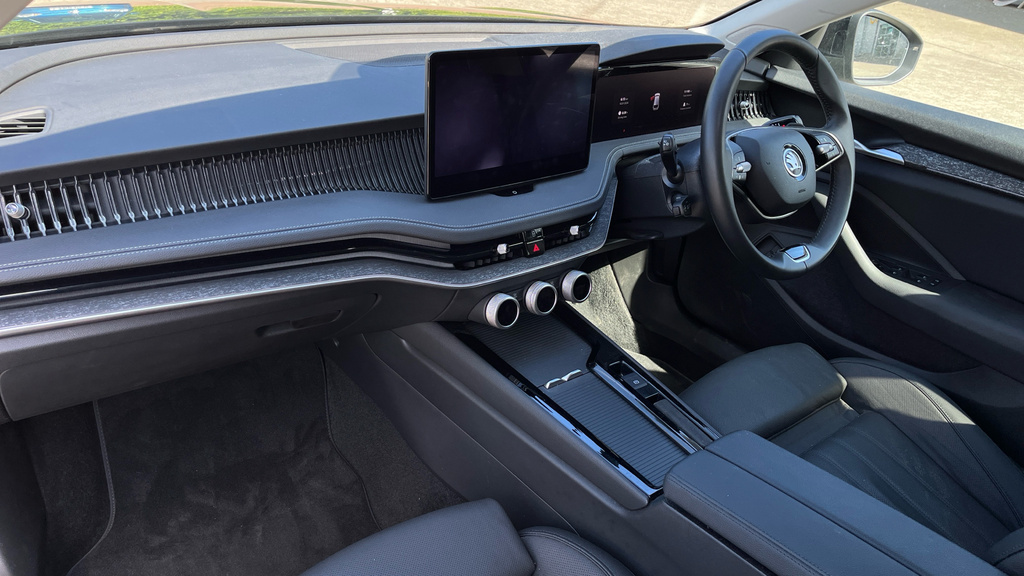 Skoda Superb Superb 1.5 Tsi Iv Se L Dsg EU74DHM Black #2
