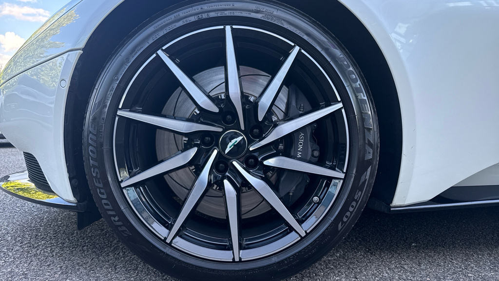 Aston Martin DB11 Db11 V8 Volante Touchtronic White #4