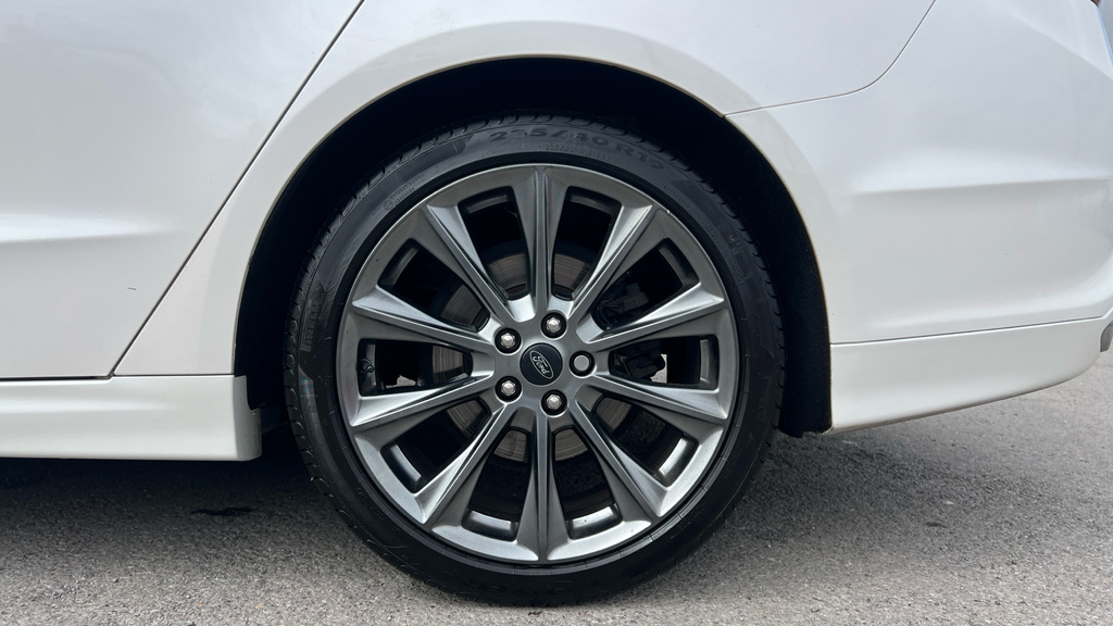 Ford Mondeo 2.0 Hybrid Titanium Edition White #18