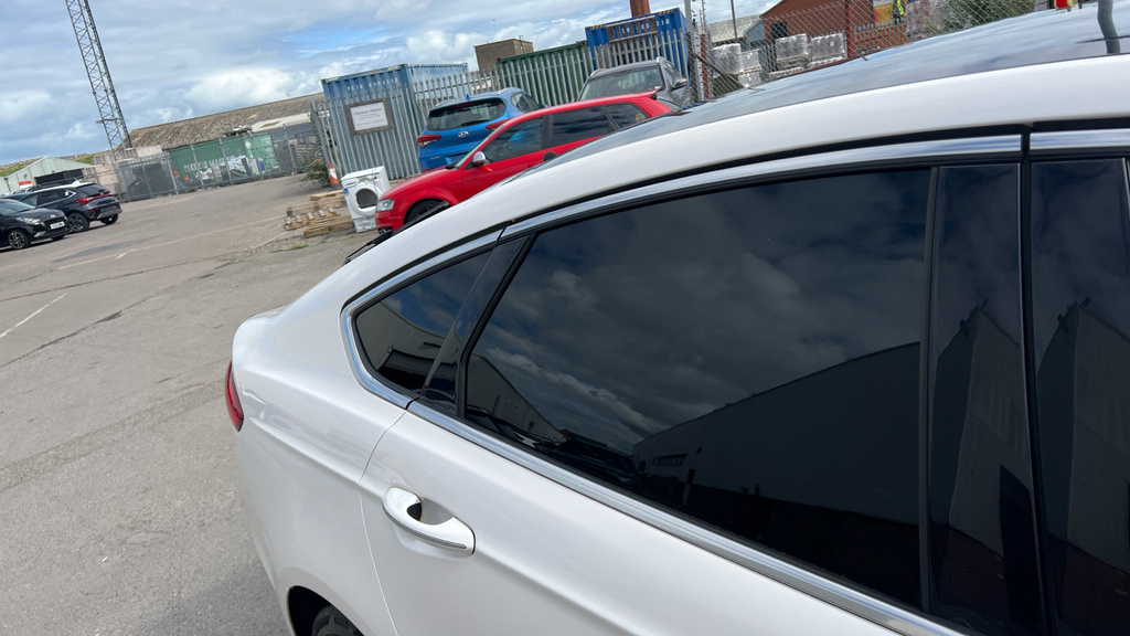 Ford Mondeo 2.0 Hybrid Titanium Edition White #34