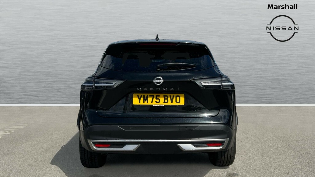Nissan Qashqai Qashqai 1.3 Dig-t Mh N-connecta Glass Roof YM75BVO Black #6