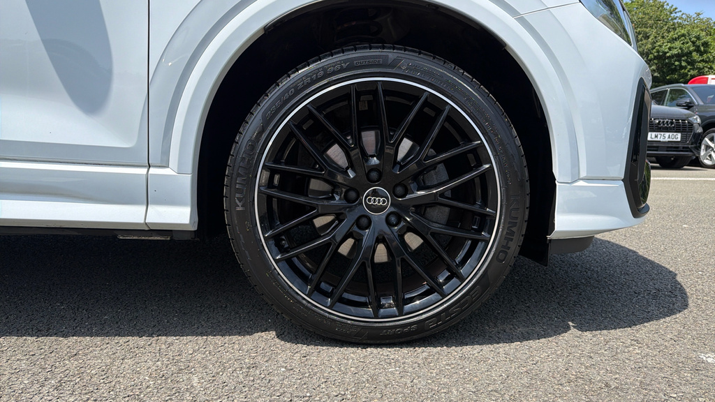 Audi Q2 Q2 30 Tfsi 116 Black Edition CV25XMJ White #5
