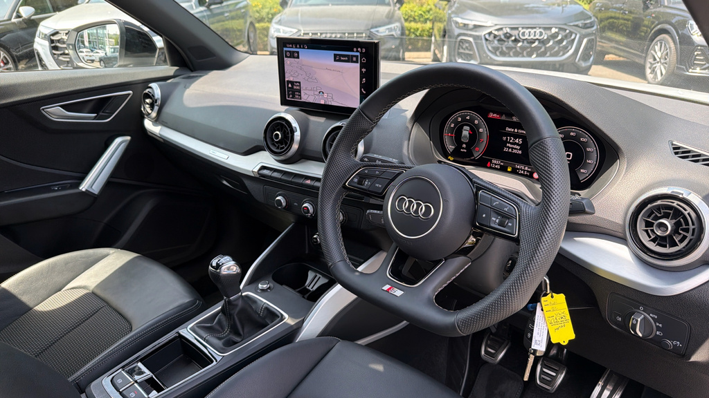 Audi Q2 Q2 30 Tfsi 116 Black Edition CV25XMJ White #6