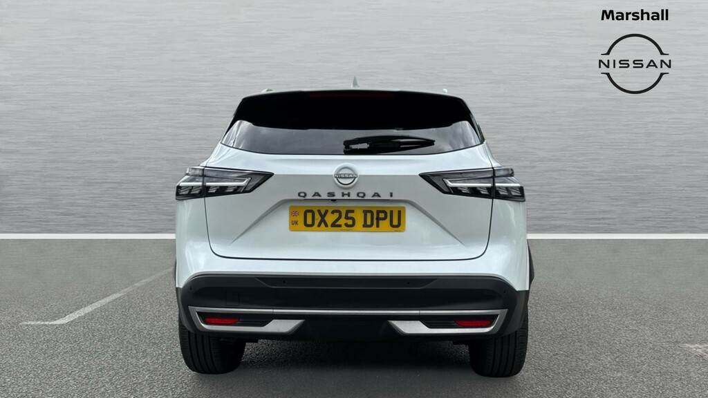 Nissan Qashqai Qashqai 1.3 Dig-t Mh 158 Tekna Xtronic OX25DPU White #6