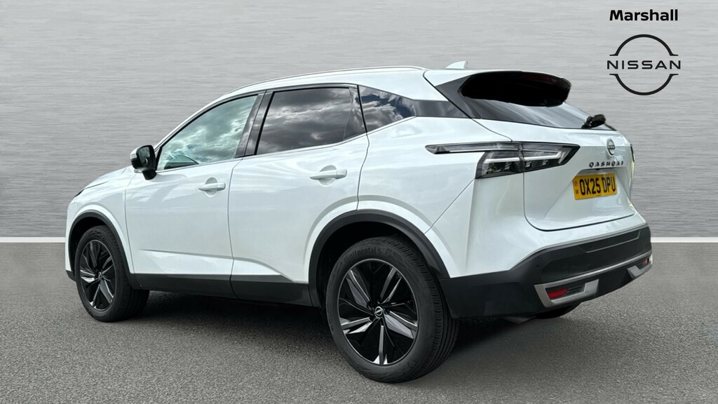 Nissan Qashqai Qashqai 1.3 Dig-t Mh 158 Tekna Xtronic OX25DPU White #2