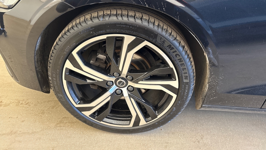 Volvo V60 V60 2.0 B4p Plus Dark 7 Speed Black #4