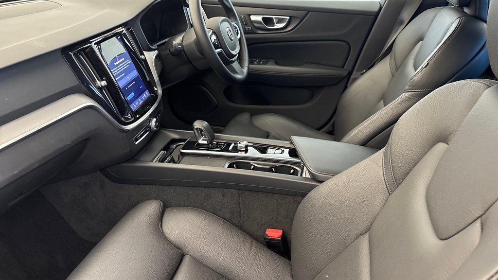 Volvo V60 V60 2.0 B4p Plus Dark 7 Speed Black #6
