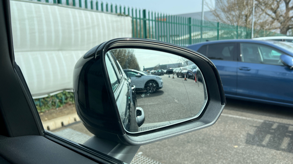 Volvo XC40 2.0 B4p 197Ps Plus Pro Dark Hybrid In Grey Wi Grey #35