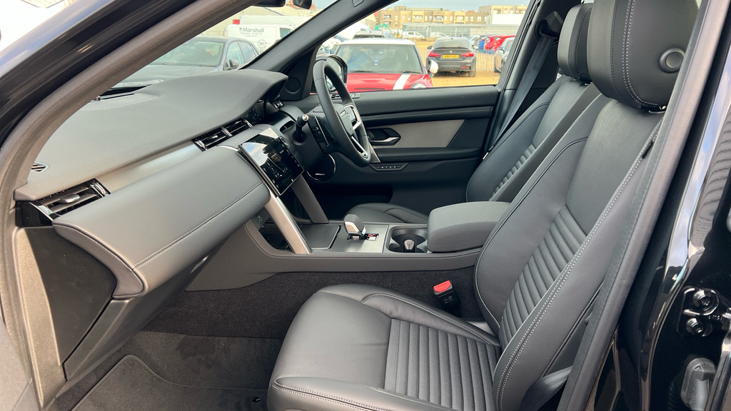 Land Rover Discovery Sport Discovery Sport 2.0 D165 Dynamic Se 5 Se AK75JVF Black #3
