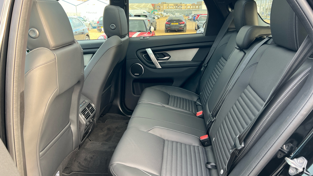 Land Rover Discovery Sport Discovery Sport 2.0 D165 Dynamic Se 5 Se AK75JVF Black #4