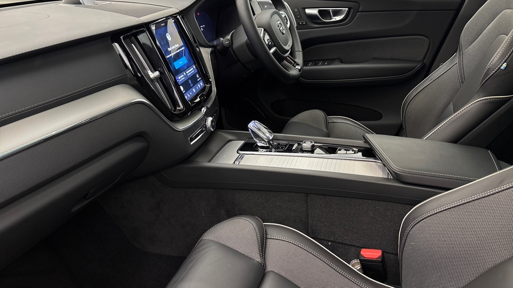 Volvo XC60 Volvo Xc60 Estate 2.0 T8 455 Phev Ultra Dark RE25NFU Silver #6
