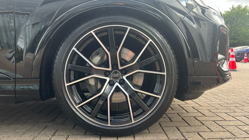 Audi Q7 Audi Q7 Suv Black Edition Tdi Quattro 286 Ps Tiptr Black #5