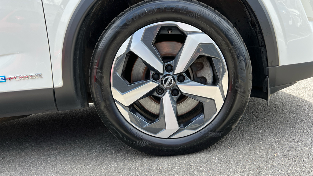 Nissan Qashqai Qashqai 1.5 E-power N-connecta YE24NHT White #4