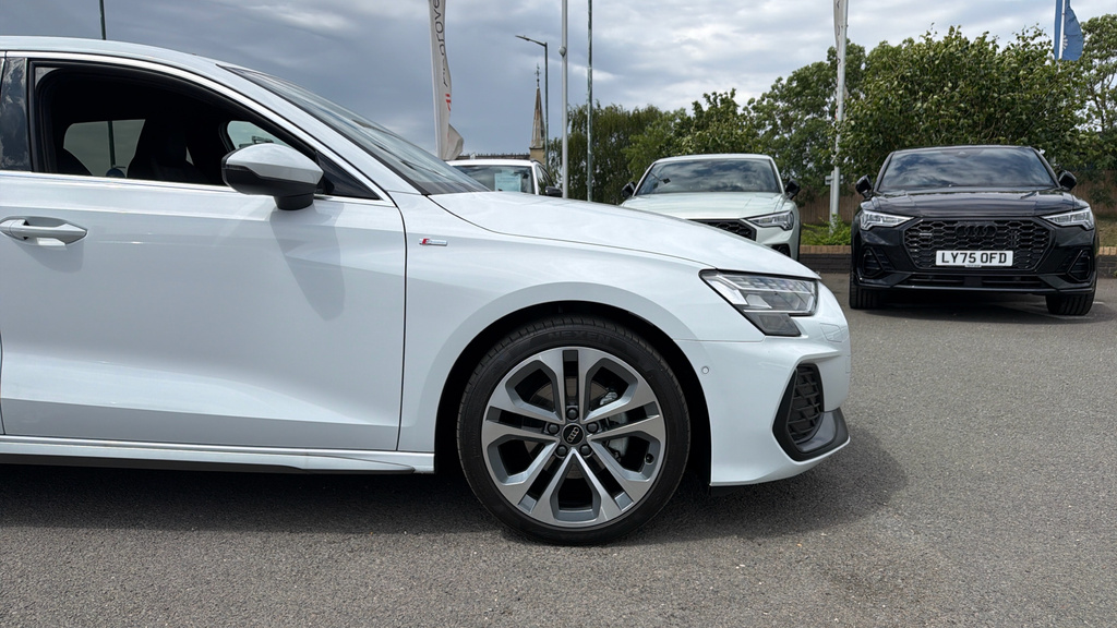Audi A3 A3 1.5 Tfsi 116 S Line S Tronic LV26TGE White #5