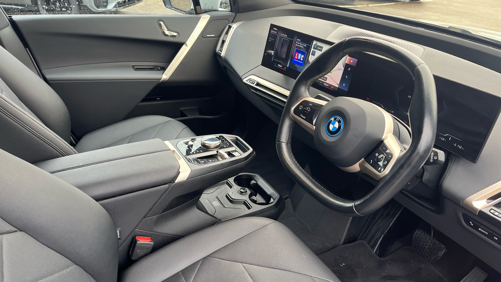 BMW iX Ix 240Kw Xdrive40 M Sport 76.6Kwh White #6