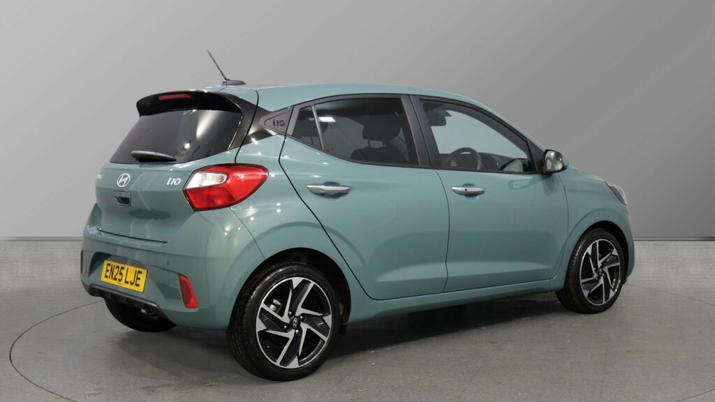 Hyundai I10 I10 1.2 79 Premium Nav Green #3
