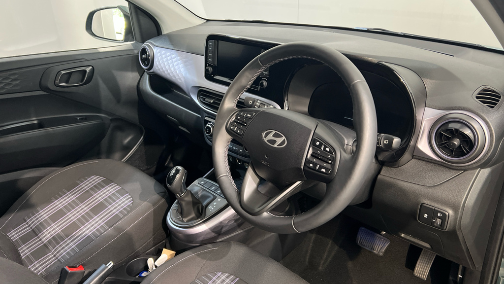 Hyundai I10 1.2 79 Advance Nav 2025 Red #9