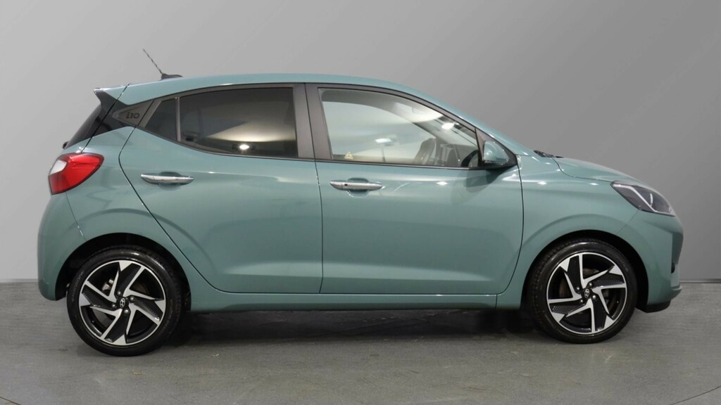 Hyundai I10 I10 1.2 79 Premium Nav Green #2