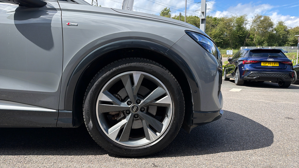Audi Q4 E Tron Q4 125Kw 35 55Kwh S Line GF72TXS Grey #5