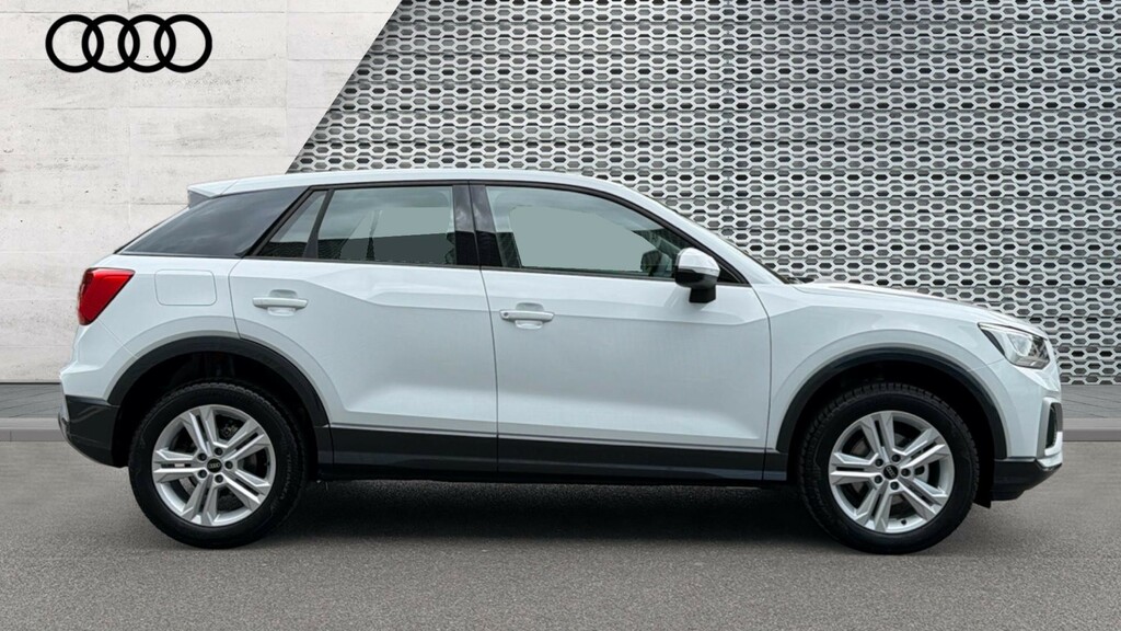 Audi Q2 Audi Q2 Sport 35 Tfsi 150 Ps S Tronic White #4