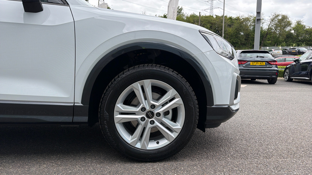 Audi Q2 Audi Q2 Sport 35 Tfsi 150 Ps S Tronic White #5