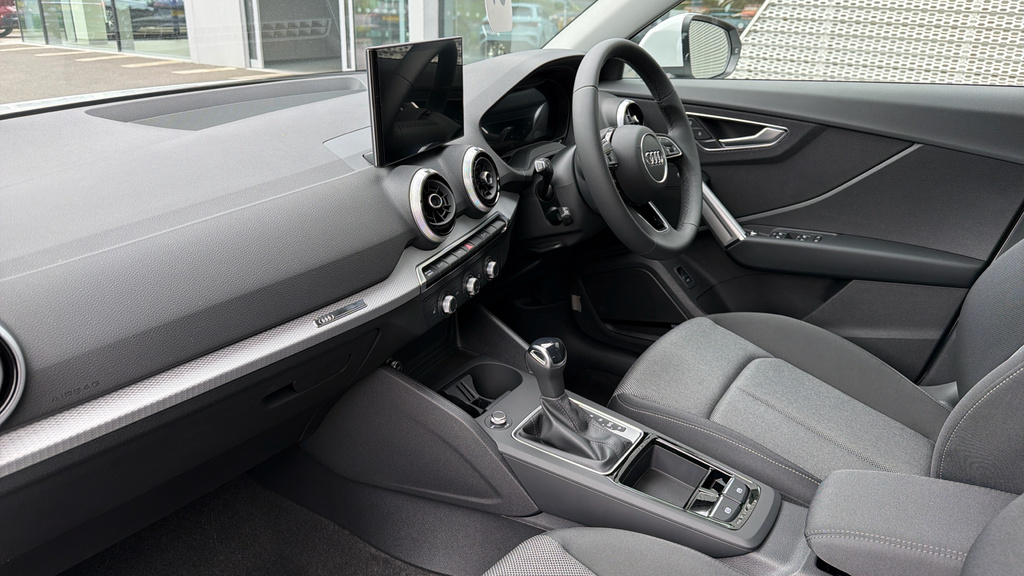 Audi Q2 Audi Q2 Sport 35 Tfsi 150 Ps S Tronic White #2