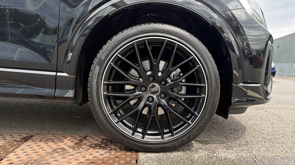 Audi Q2 Q2 35 Tfsi Black Edition S Tronic KJ25GLV Black #5