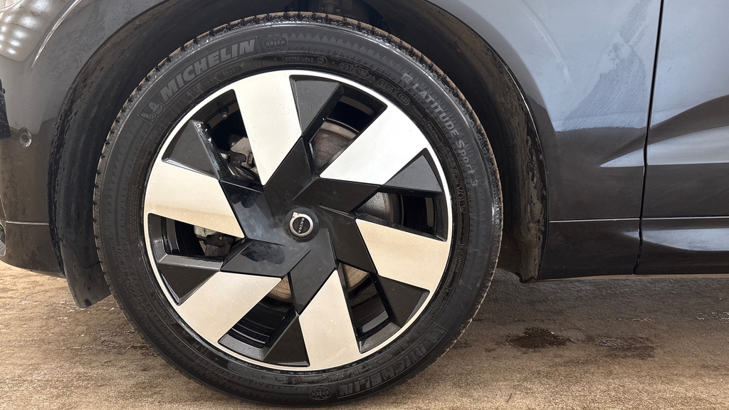 Volvo XC60 Xc60 2.0 T8 455 Phev Ultra Dark Awd Geartron Black #4