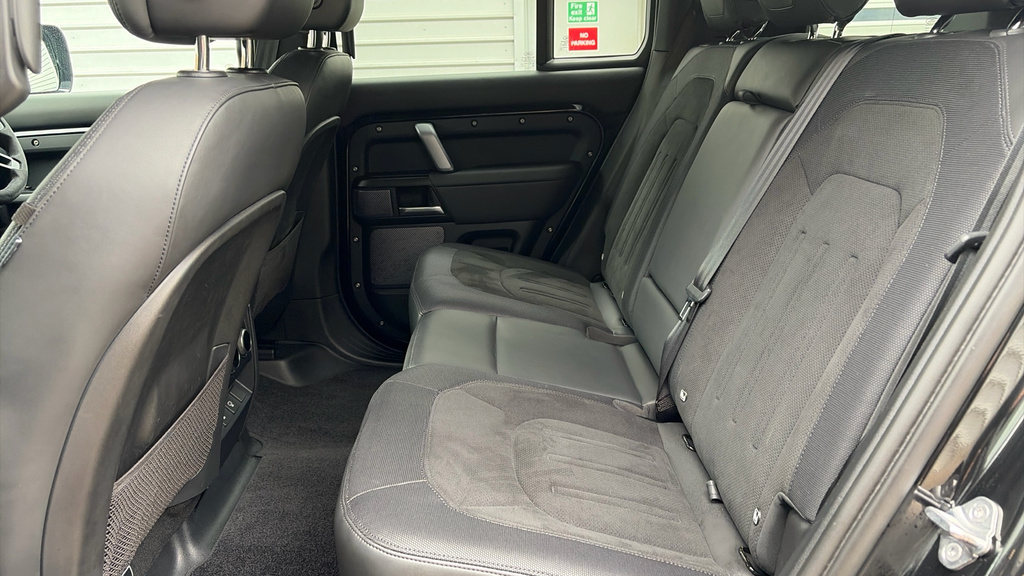 Land Rover Defender 110 Se Grey #14