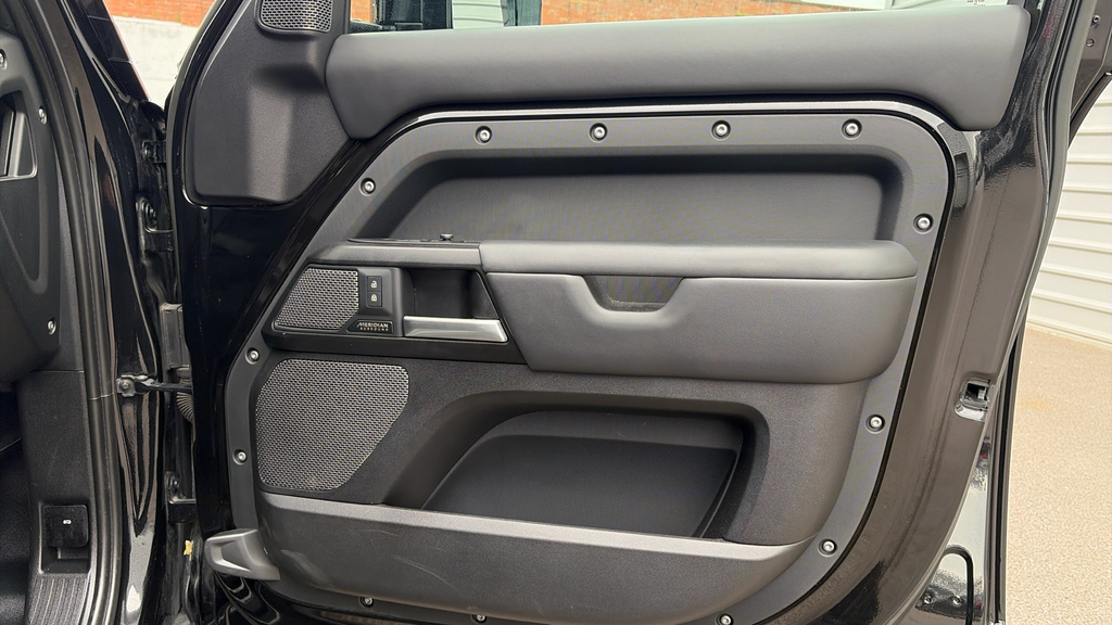 Land Rover Defender 110 Se Grey #30