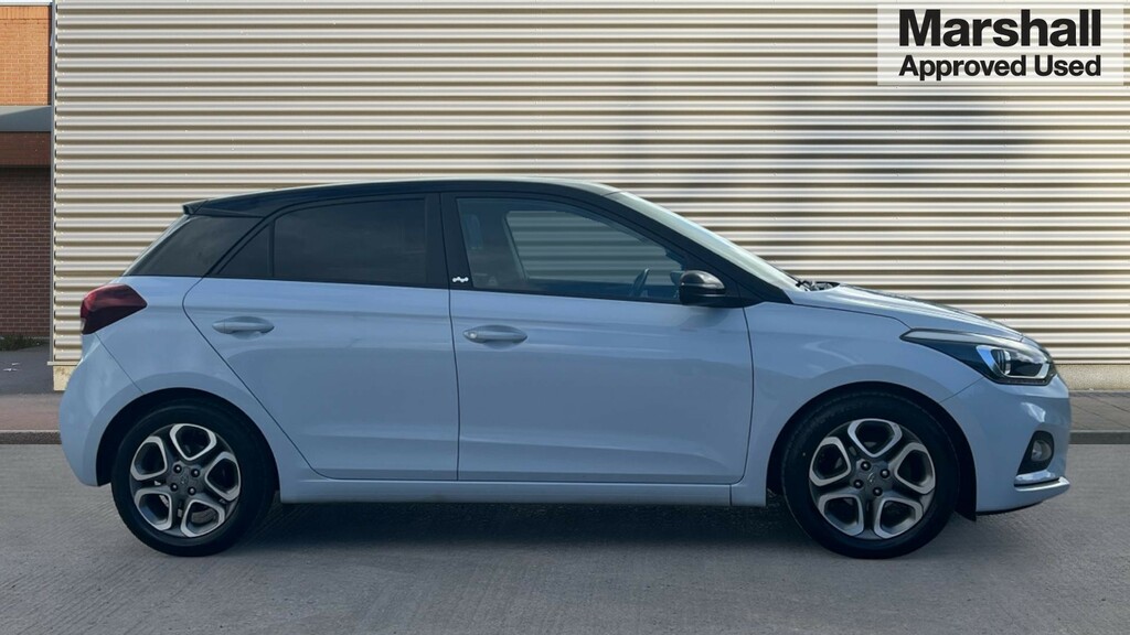 Hyundai I20 Se Launch Edition White #2