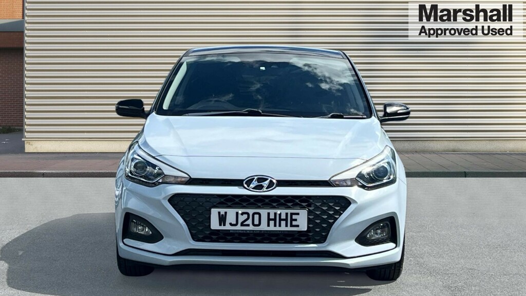 Hyundai I20 Se Launch Edition White #8