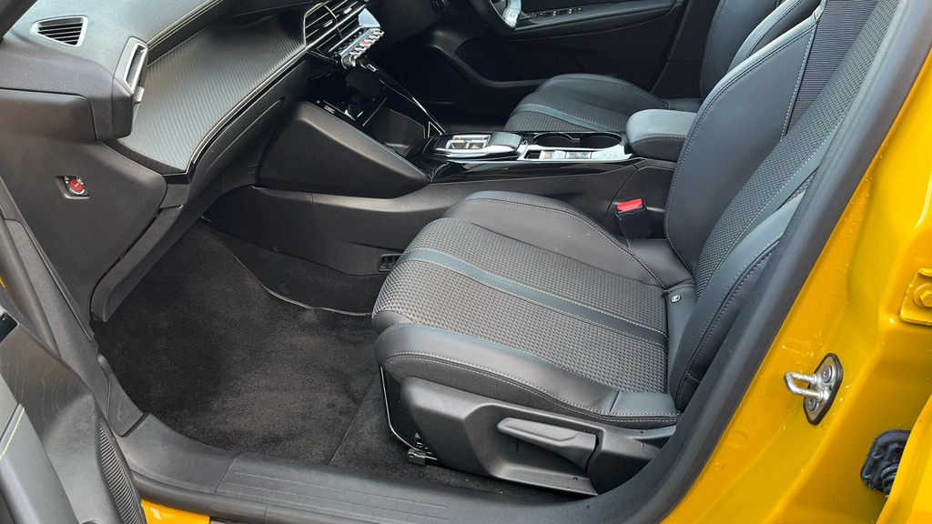 Peugeot e-208 Active Premium Hatchback Grey #34