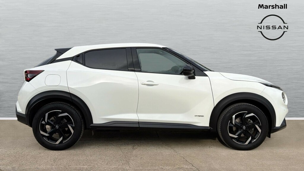 Nissan Juke Tekna Red #3