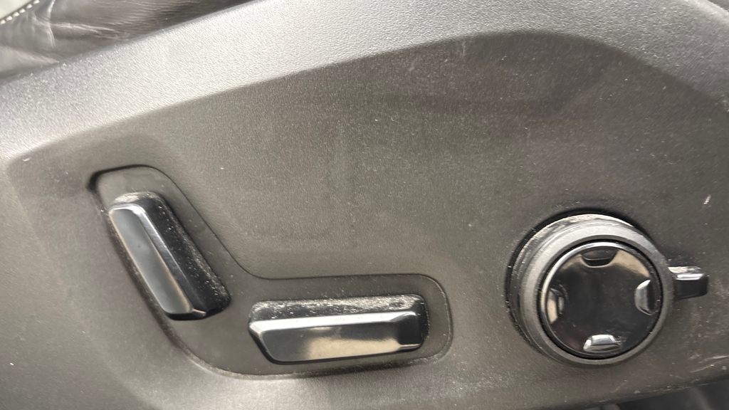 Volvo XC60 2L R-design Grey #28